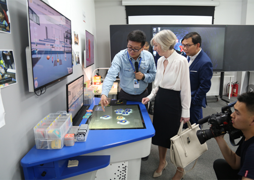 聯(lián)合國(guó)教科文組織參觀訊飛“展”