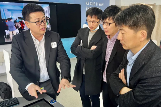 聚焦“文華模式”｜打造AR智慧教室應(yīng)用“樣板間”