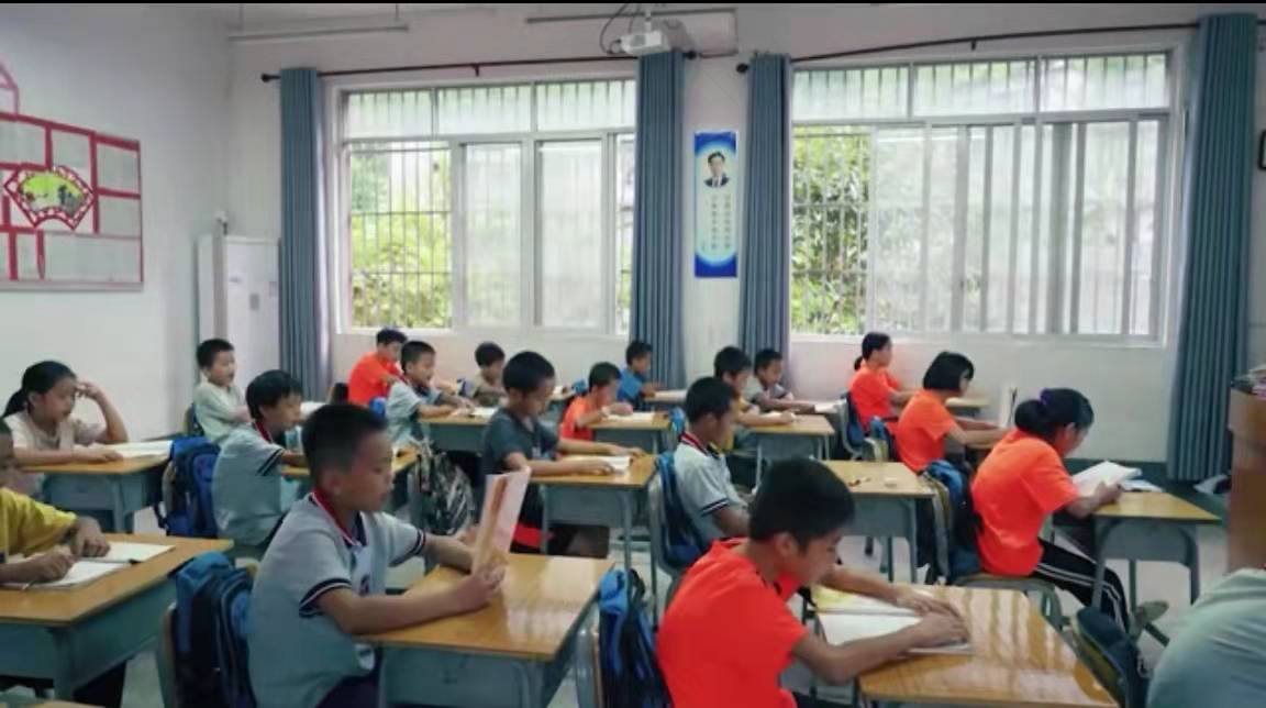 就是現(xiàn)在！訊飛幻境與中國(guó)青少年發(fā)展基金會(huì)邀您一起放飛鄉(xiāng)村孩子科技?jí)? title=