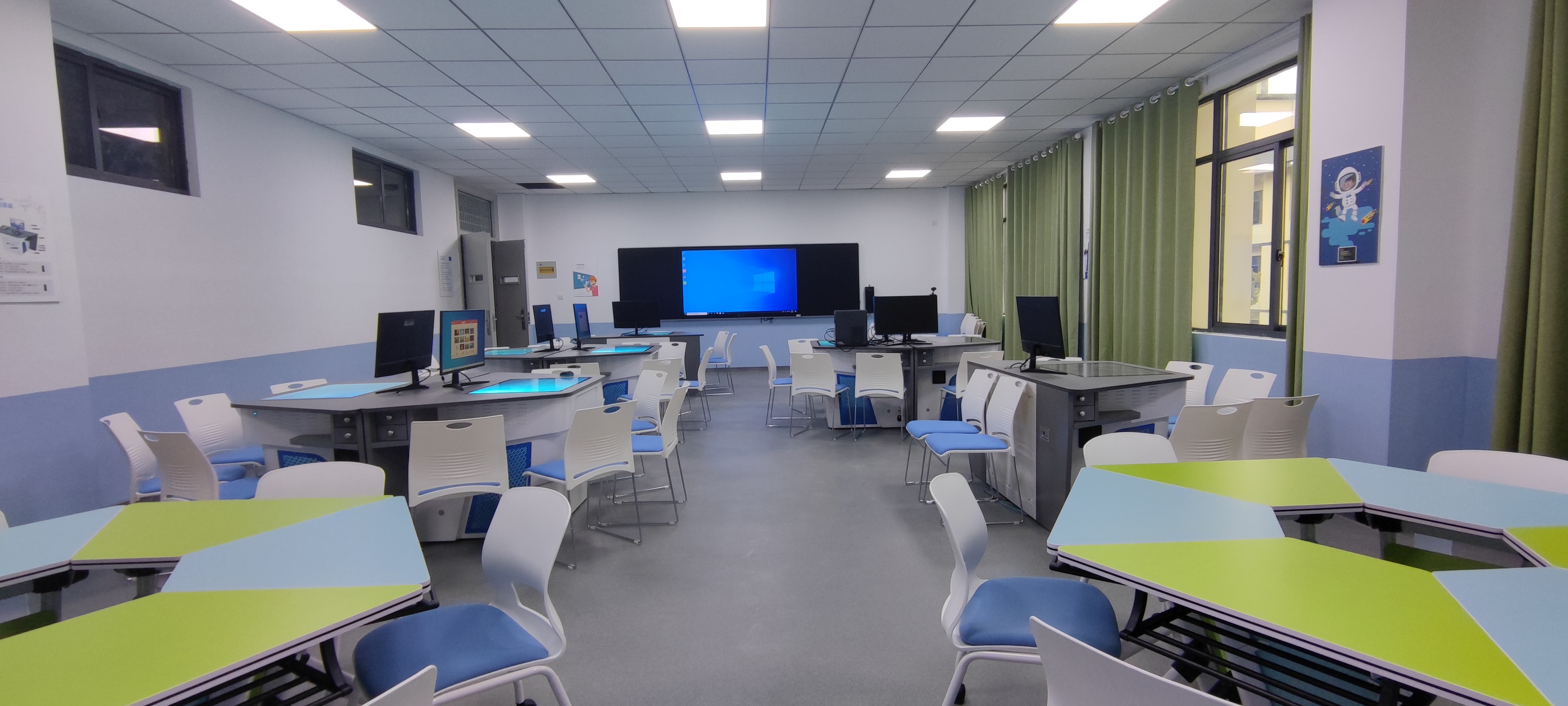 3月9日，揚(yáng)之小學(xué)AR智慧實(shí)驗(yàn)室勝利交付，訊飛幻境攜手宣城11所中小學(xué)按下智慧教育“加速鍵”！