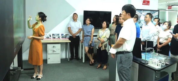 北京市海淀區(qū)科協(xié)及羊坊店科普教育聯(lián)盟到訪訊飛幻境總部