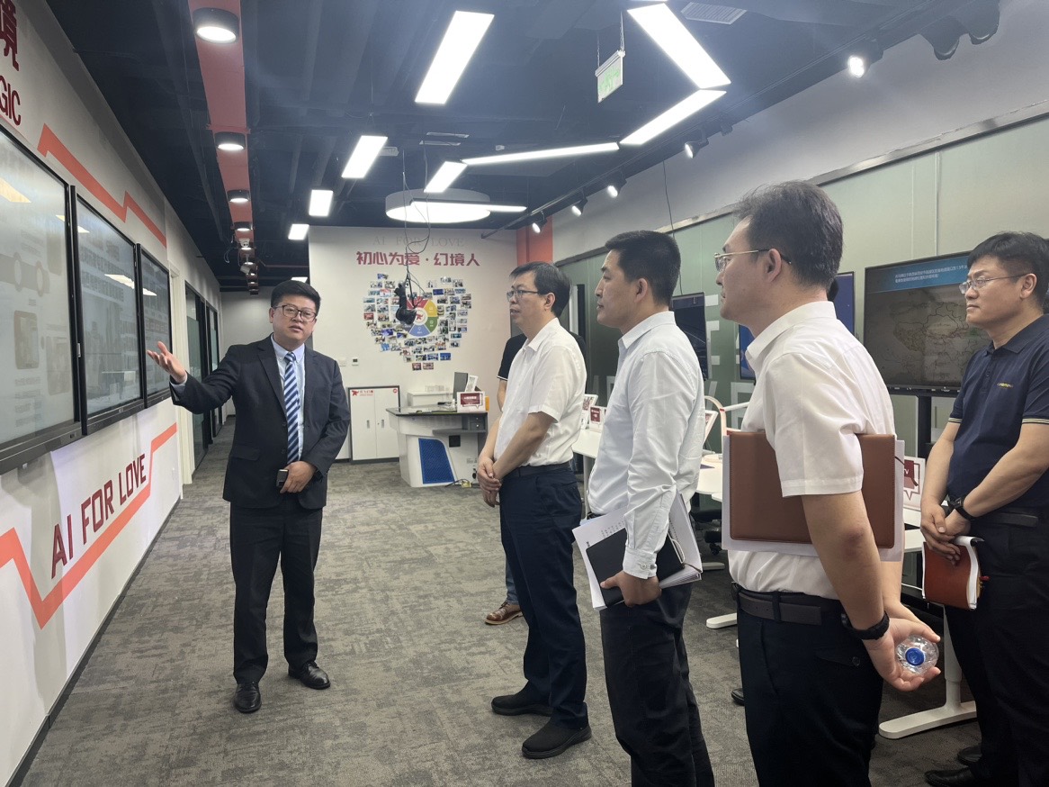 北京市昌平區(qū)委副書記、區(qū)長支現(xiàn)偉等領(lǐng)導(dǎo)蒞臨訊飛幻境走訪調(diào)研