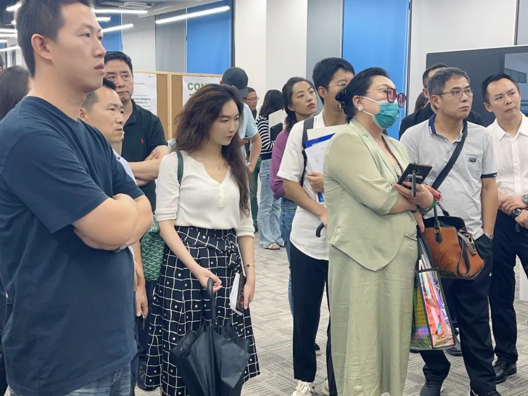 2023全球未來科技創(chuàng)新生態(tài)大會(huì)受邀企業(yè)到訊飛幻境參觀考察