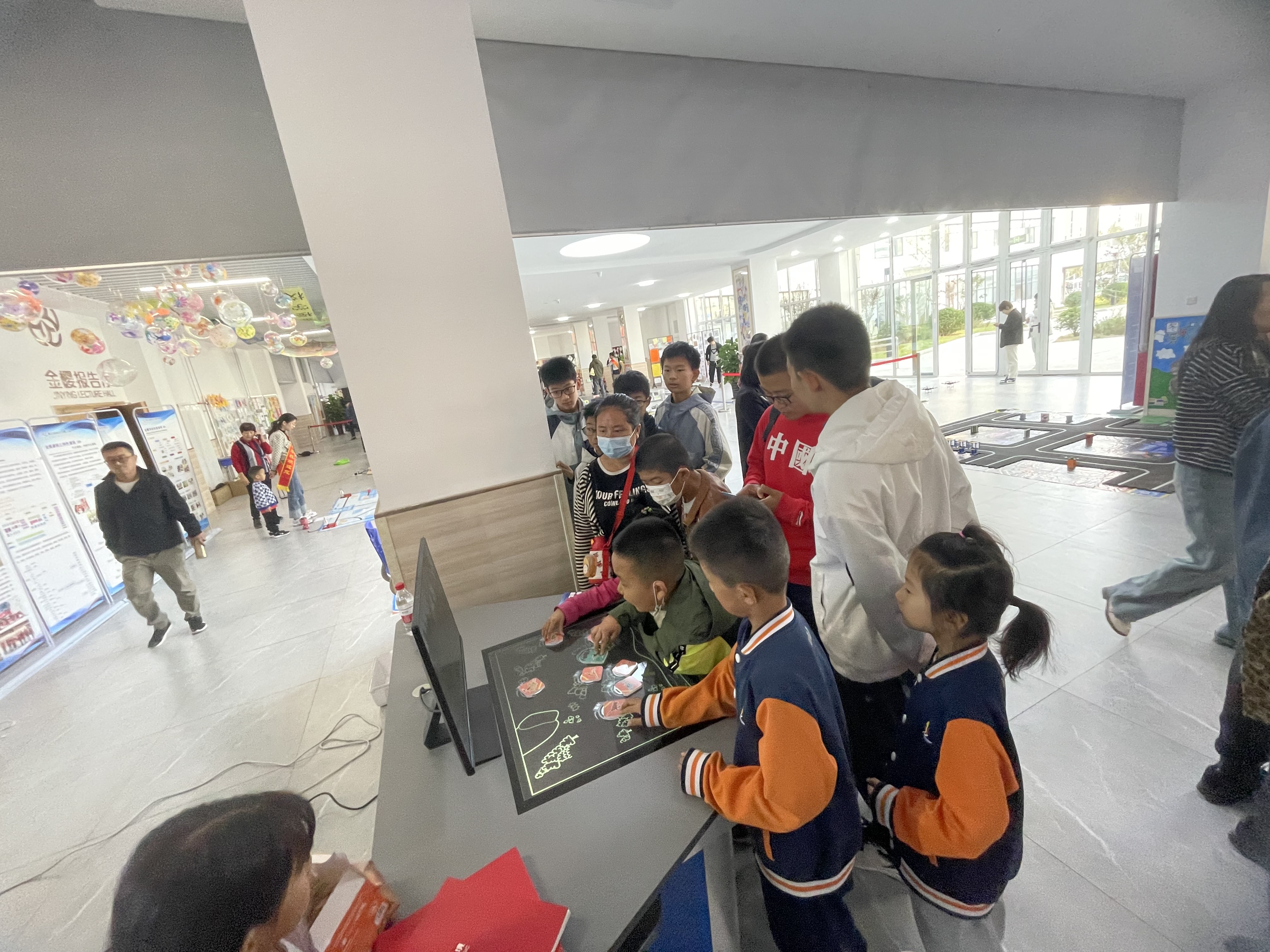 科技賦能 智享教育——訊飛幻境參加濰坊中小學(xué)數(shù)字嘉年華活動