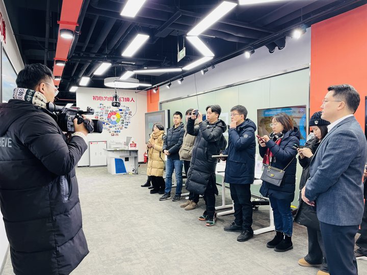 昌平區(qū)委宣傳部文促中心攜手媒體探訪訊飛幻境：共鑒科技創(chuàng)新引領(lǐng)未來