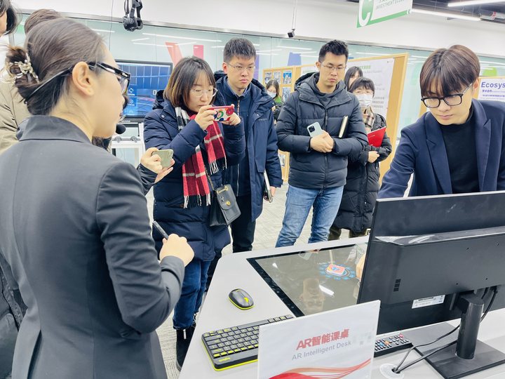 昌平區(qū)委宣傳部文促中心攜手媒體探訪訊飛幻境：共鑒科技創(chuàng)新引領(lǐng)未來