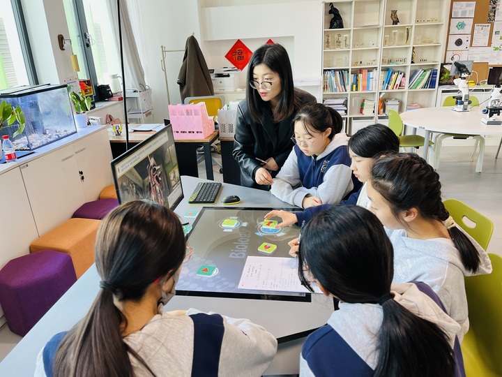 AR教學(xué)助力昌平教育現(xiàn)代化：從心臟模擬到未來課堂的探索
